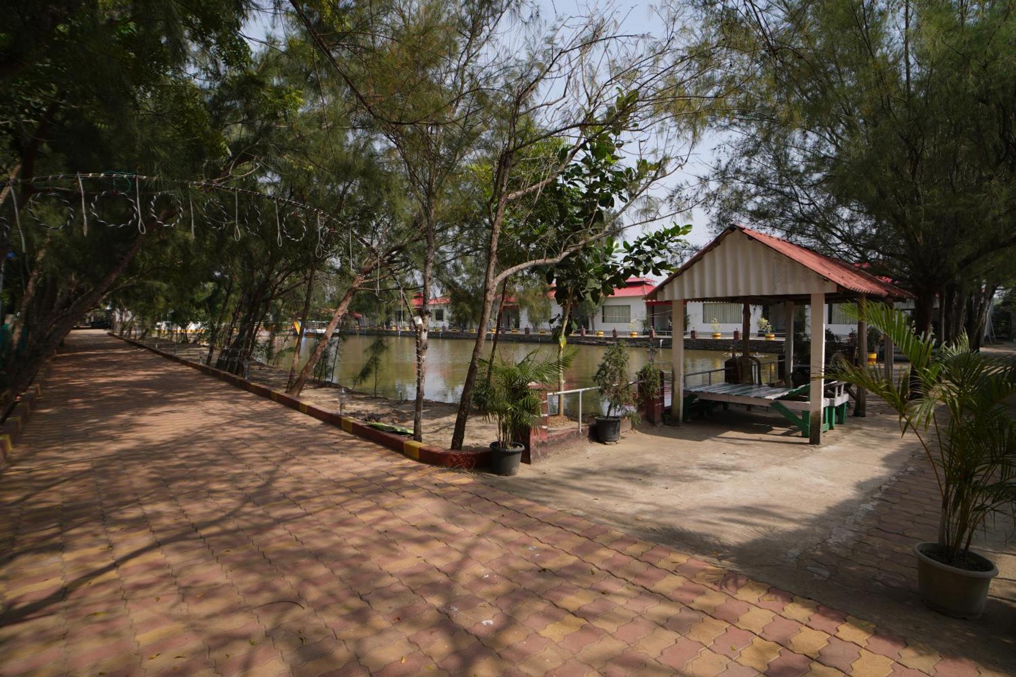 Lake View Village Resort Tajpur Kültér fotó