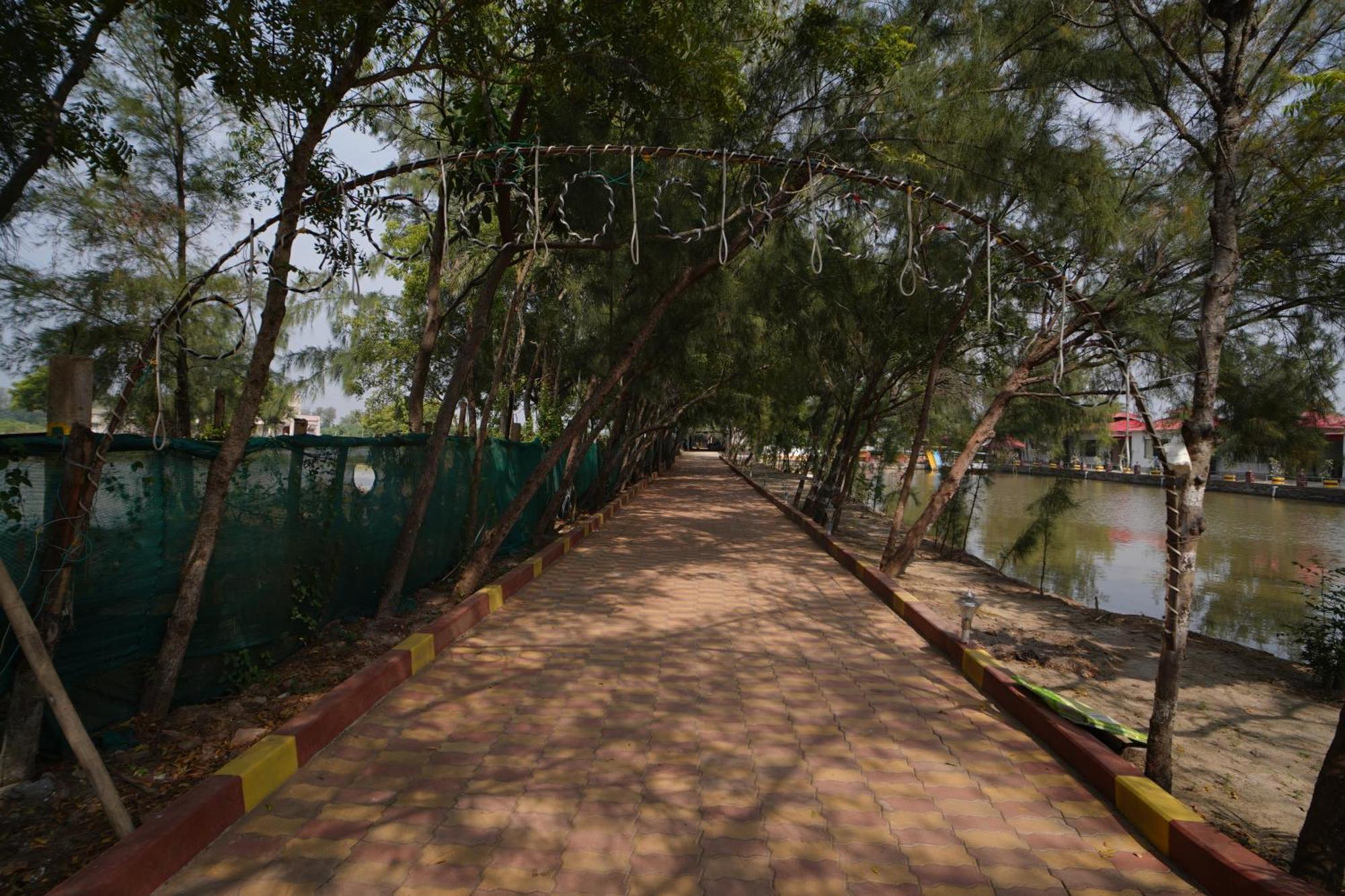 Lake View Village Resort Tajpur Kültér fotó
